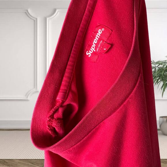 Supreme Minimalist Embroidered Tee – Red 🔥 Streetwear Classic - Picture 4 of 5